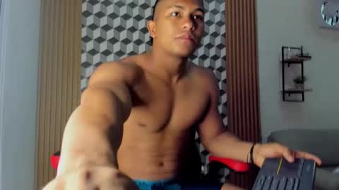 Snapshot of khen_west1 chatting on March 2, 2025, 9:54 pm khen_west1 online show from March 2, 2025, 9:54 pm