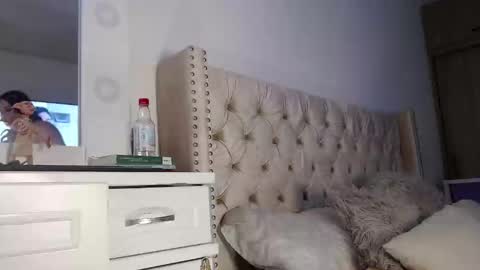 Snapshot of khloe33 chatting on February 13, 2025, 8:03 pm khloe33 online show from February 13, 2025, 8:03 pm