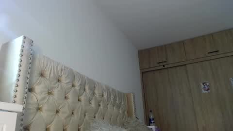 Snapshot of khloe33 chatting on February 16, 2025, 4:09 am khloe33 online show from February 16, 2025, 4:09 am