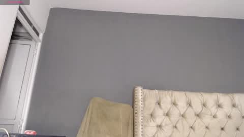khloe33 online show from April 25, 2026, 11:57 pm