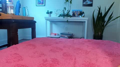 Khloe online show from March 2, 2026, 8:48 pm