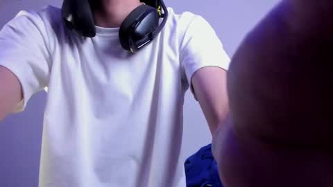 Snapshot of khozler_ chatting on February 14, 2025, 8:52 am khozler_ online show from February 14, 2025, 8:52 am