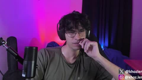 khozler_ online show from November 12, 2025, 3:40 am