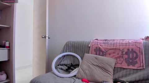 ki_ttyu online show from May 5, 2026, 9:23 pm