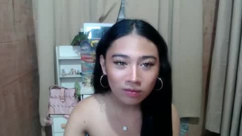Kiana online show from September 17, 2025, 7:32 am