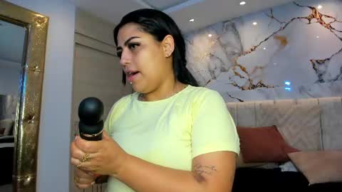 Snapshot of kiana_cream chatting on June 25, 2026, 12:31 pm N M online show from June 25, 2026, 12:31 pm