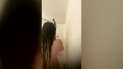 kiannaluv online show from June 17, 2026, 1:12 pm