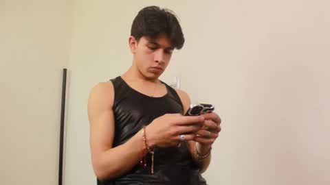 Snapshot of kianryu chatting on October 23, 2025, 2:38 pm Adrian Chlloe online show from October 23, 2025, 2:38 pm