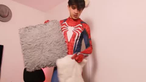 Snapshot of kianryu chatting on October 28, 2025, 3:14 pm Adrian Chlloe online show from October 28, 2025, 3:14 pm