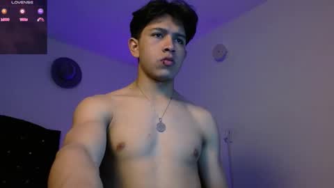 Snapshot of kianryu chatting on February 13, 2026, 6:37 pm Adrian Chlloe online show from February 13, 2026, 6:37 pm