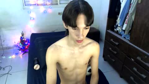 kiantwink online show from December 30, 2024, 8:04 pm