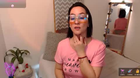 Kiara Bermont online show from November 14, 2025, 3:22 pm