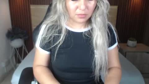 K I A R A  online show from October 4, 2025, 7:56 pm