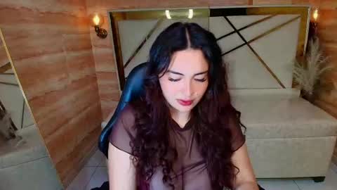 Snapshot of kiara_moon_r chatting on July 15, 2026, 3:12 am Kiara online show from July 15, 2026, 3:12 am