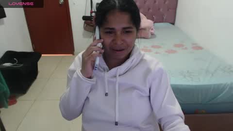 Snapshot of kiara_williamss chatting on December 6, 2024, 6:28 pm Kiara online show from December 6, 2024, 6:28 pm