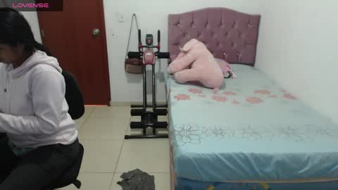 Snapshot of kiara_williamss chatting on December 24, 2024, 8:05 pm Kiara online show from December 24, 2024, 8:05 pm