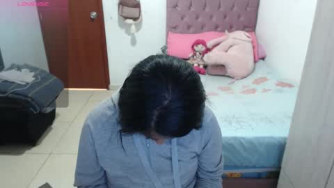 Snapshot of kiara_williamss chatting on November 19, 2025, 6:41 pm Kiara online show from November 19, 2025, 6:41 pm