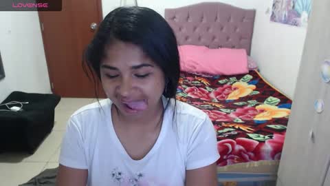 Snapshot of kiara_williamss chatting on December 18, 2025, 10:27 pm Kiara online show from December 18, 2025, 10:27 pm