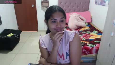 Snapshot of kiara_williamss chatting on December 22, 2025, 4:26 pm Kiara online show from December 22, 2025, 4:26 pm