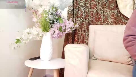 Snapshot of kiaraa88 chatting on December 1, 2025, 11:37 am Valery online show from December 1, 2025, 11:37 am