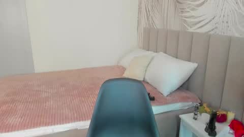 Kiara online show from November 4, 2025, 1:48 am