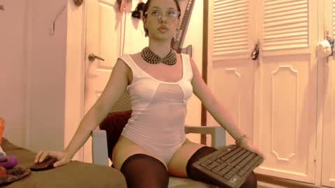 Snapshot of kiaralenon chatting on July 26, 2026, 10:16 pm kiaralenon online show from July 26, 2026, 10:16 pm