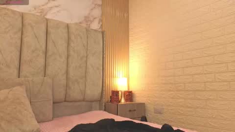 kiarazafira online show from October 15, 2025, 11:10 am