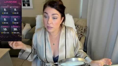 Snapshot of kierareines chatting on December 22, 2024, 6:48 pm Kiera Reines online show from December 22, 2024, 6:48 pm