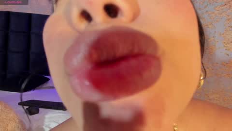 Snapshot of kiim_taaylor chatting on January 28, 2025, 5:46 pm Kim online show from January 28, 2025, 5:46 pm