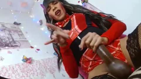  kika lorace  online show from April 23, 2026, 10:01 pm