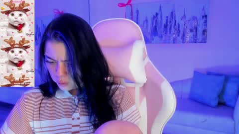 Snapshot of kiki_cams chatting on December 17, 2024, 7:07 am kIKI online show from December 17, 2024, 7:07 am