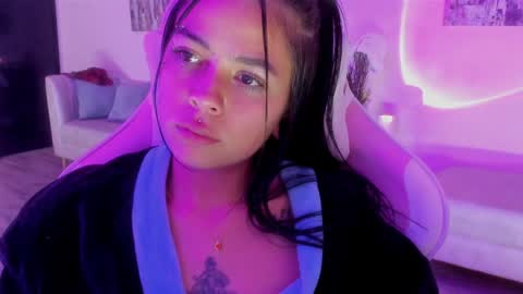 Snapshot of kiki_cams chatting on January 8, 2025, 9:32 am kIKI online show from January 8, 2025, 9:32 am