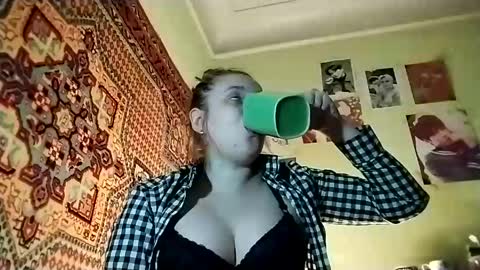 Snapshot of kikibang_ chatting on May 15, 2026, 7:32 pm kikibang_ online show from May 15, 2026, 7:32 pm