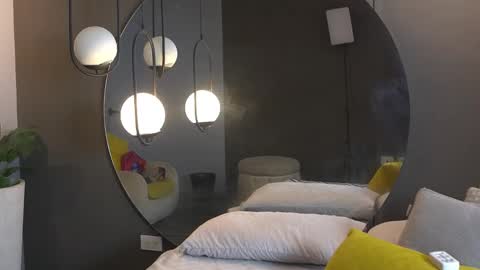 Kim online show from December 17, 2025, 12:44 pm