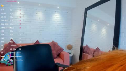 Snapshot of kim_brown_ chatting on October 25, 2025, 10:45 am Kim online show from October 25, 2025, 10:45 am