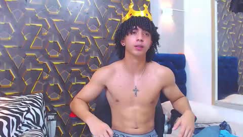 KIM online show from November 9, 2025, 8:18 pm