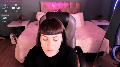 Kim Jeins666 online show from May 25, 2026, 1:06 pm