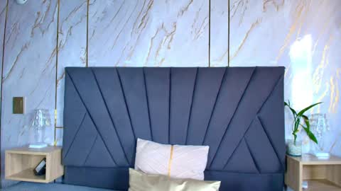 kim  online show from October 4, 2025, 9:02 pm