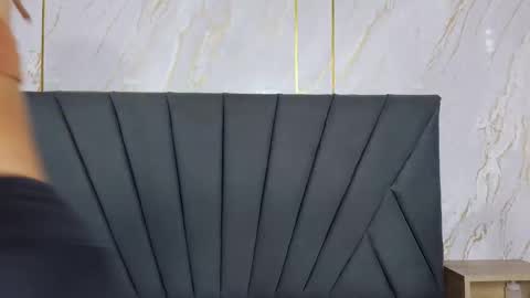 kim  online show from November 3, 2025, 7:48 pm