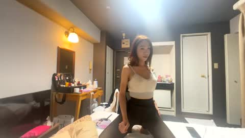 Kim KimmyPho online show from February 11, 2025, 12:58 pm