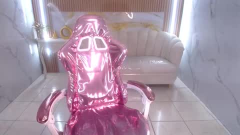 Snapshot of kim_lush_s chatting on January 8, 2026, 8:11 pm kim_lush_s online show from January 8, 2026, 8:11 pm