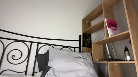 Kim Oberlin online show from April 7, 2026, 9:48 pm