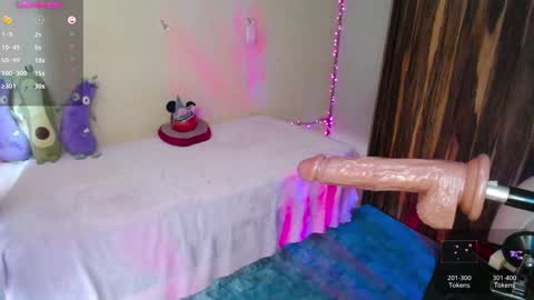 Kim Mishell  online show from February 5, 2025, 9:07 pm