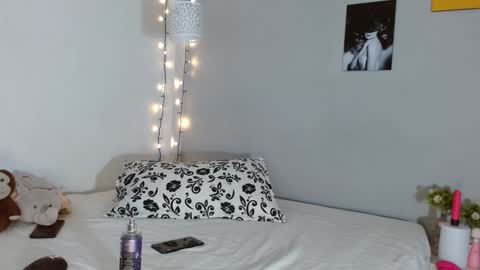 Snapshot of kimandyuk chatting on December 6, 2024, 10:41 pm Kim  Yuk online show from December 6, 2024, 10:41 pm