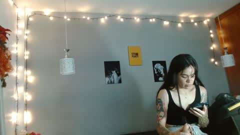 Snapshot of kimandyuk chatting on December 11, 2024, 7:03 pm Kim  Yuk online show from December 11, 2024, 7:03 pm