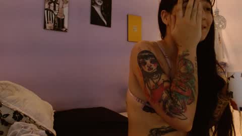 Snapshot of kimandyuk chatting on January 18, 2025, 11:00 pm Kim  Yuk online show from January 18, 2025, 11:00 pm