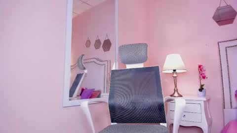 April online show from November 26, 2025, 8:21 pm