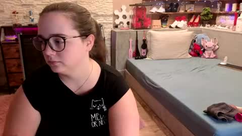 kimberlycaprice online show from May 16, 2026, 8:11 am