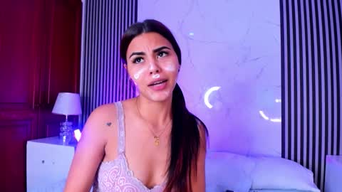 Kimberly Loren online show from October 11, 2025, 9:24 pm