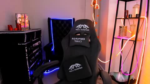 Snapshot of kimberlymaran chatting on December 7, 2024, 3:19 pm The one that you wont be able to forget online show from December 7, 2024, 3:19 pm